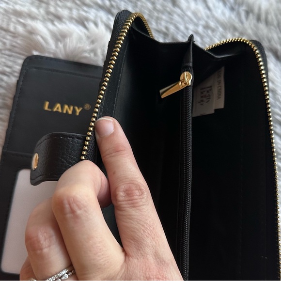 Betty Boop x LANY Wristlet Wallet NWT ♥️ - Picture 10 of 14